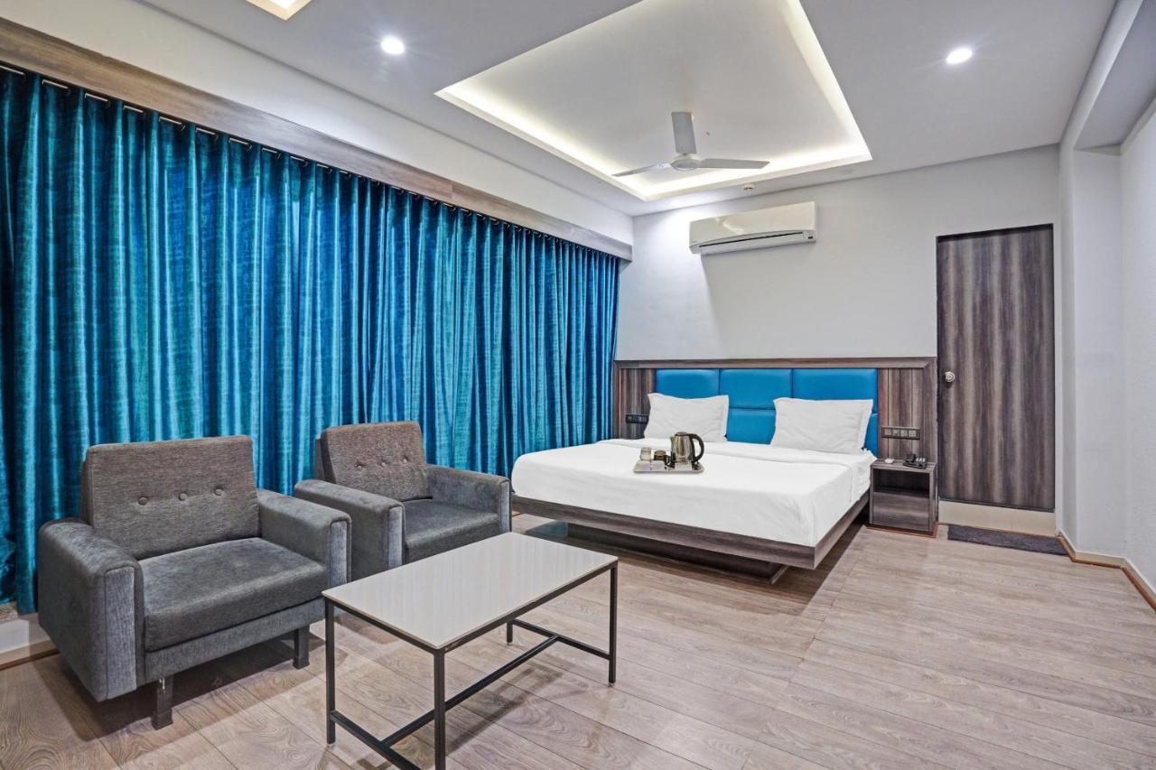 Super Oyo Townhouse 639 Hotel Citadel 2 Surat Exterior foto